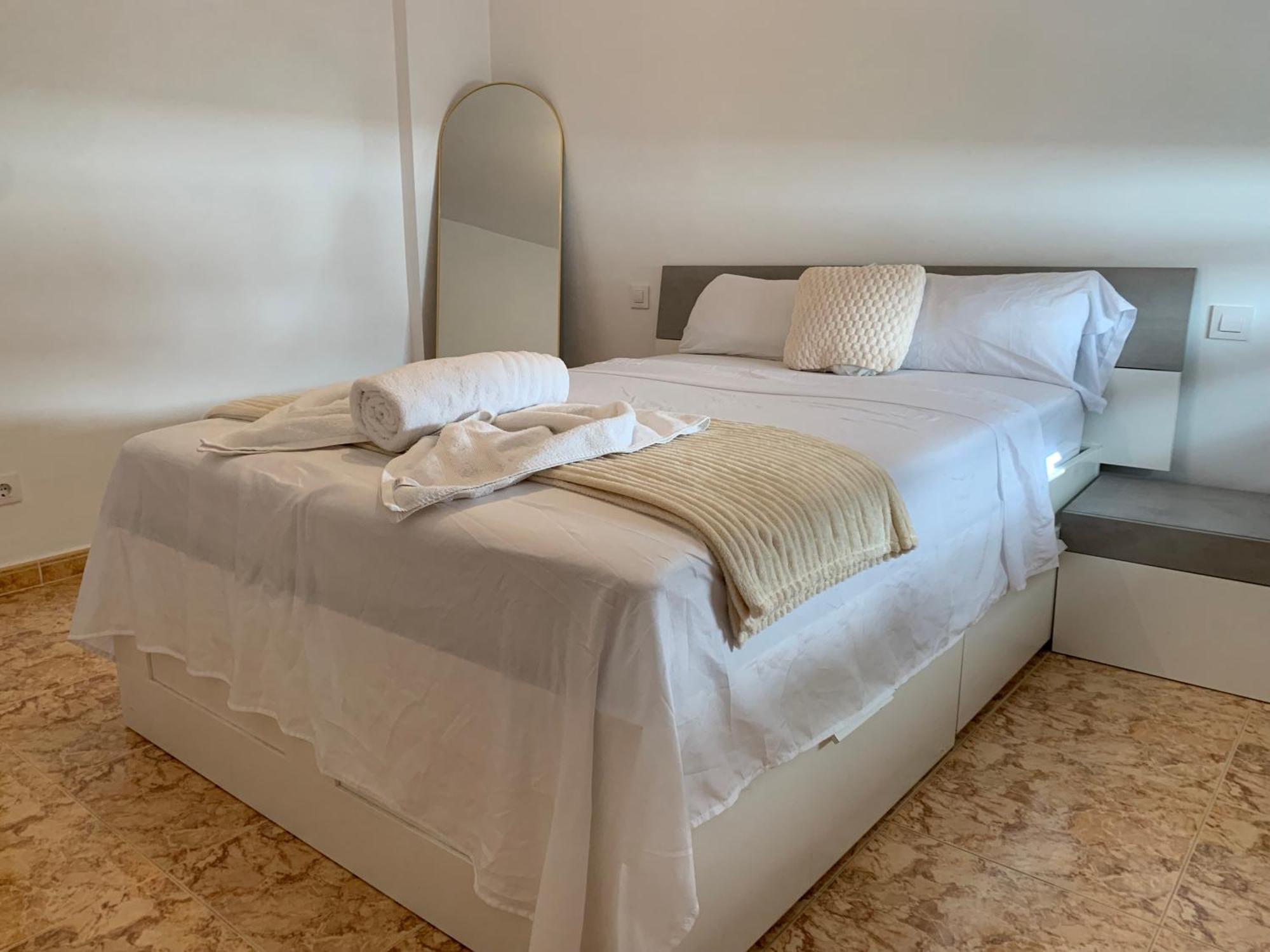 Pisos Baraja Gl Apartment Madrid Luaran gambar